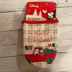 Mickey Christmas oven mitts